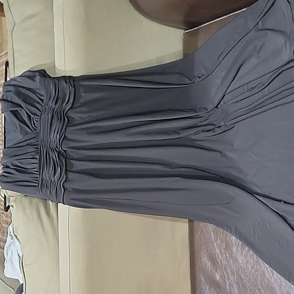 Black dress - Picture 4 of 5